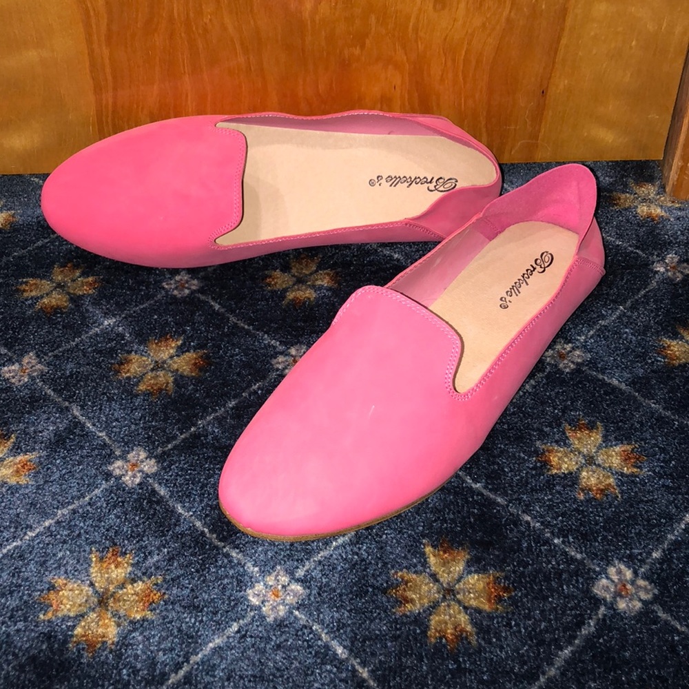 Pink flats